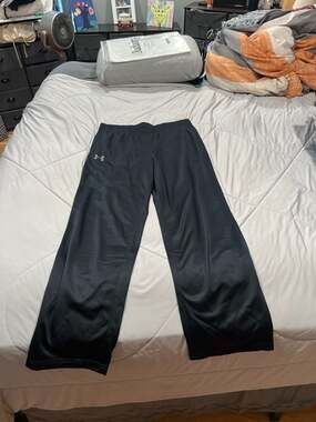 Under Armour AllSeasonGear Loose Straight Leg Athletic Pants Black Large